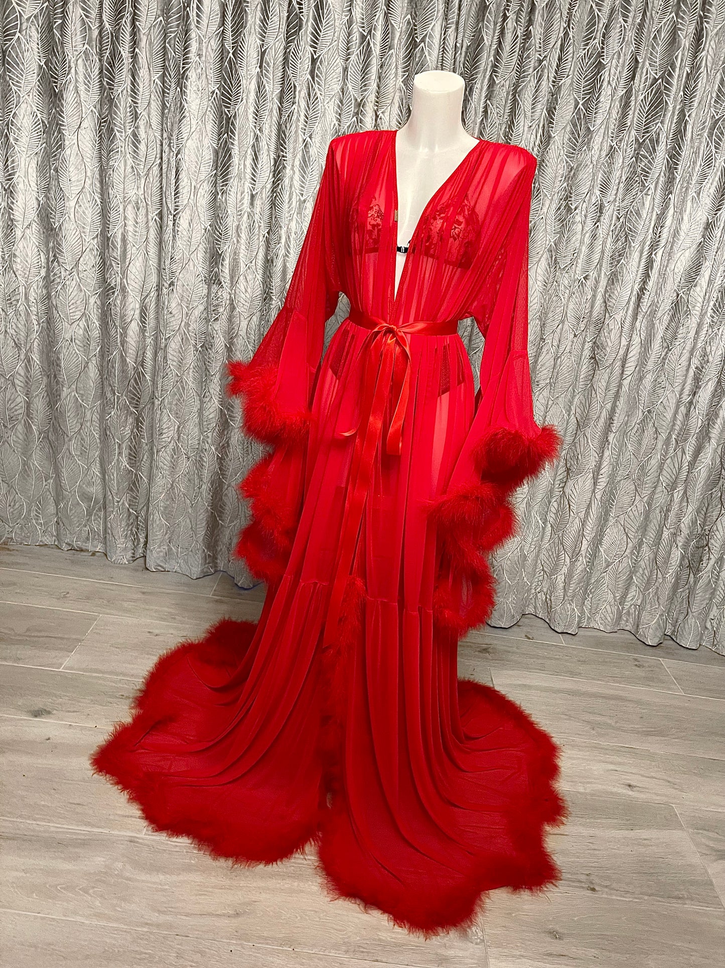 Red Hollywood vintage style robe