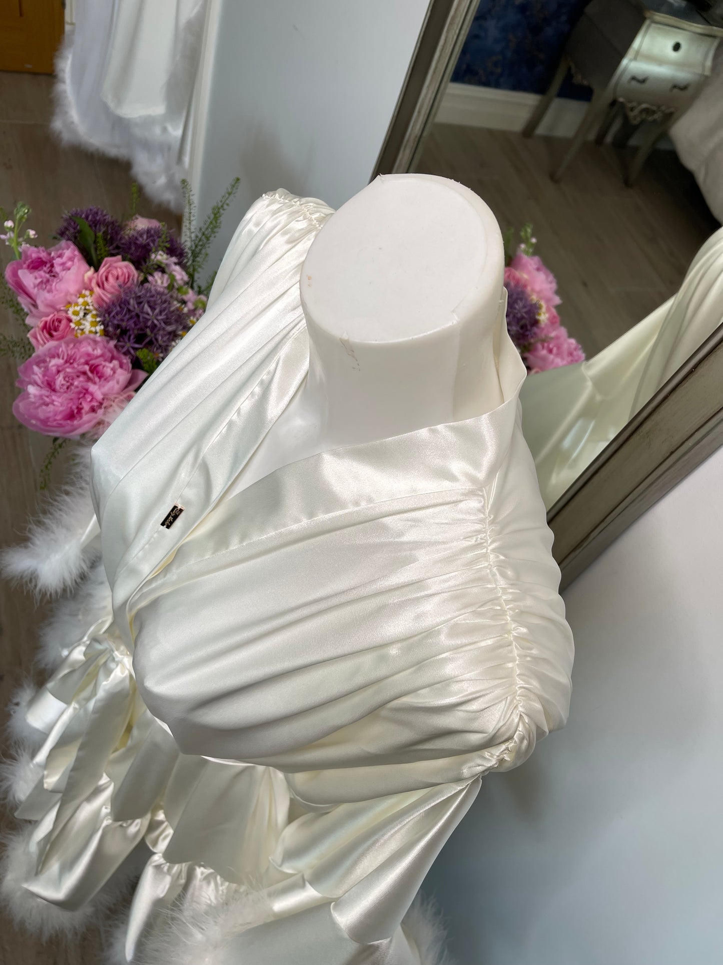 Short Ivory Bridal Pink Vintange Hollywood Inspired Feather Robe