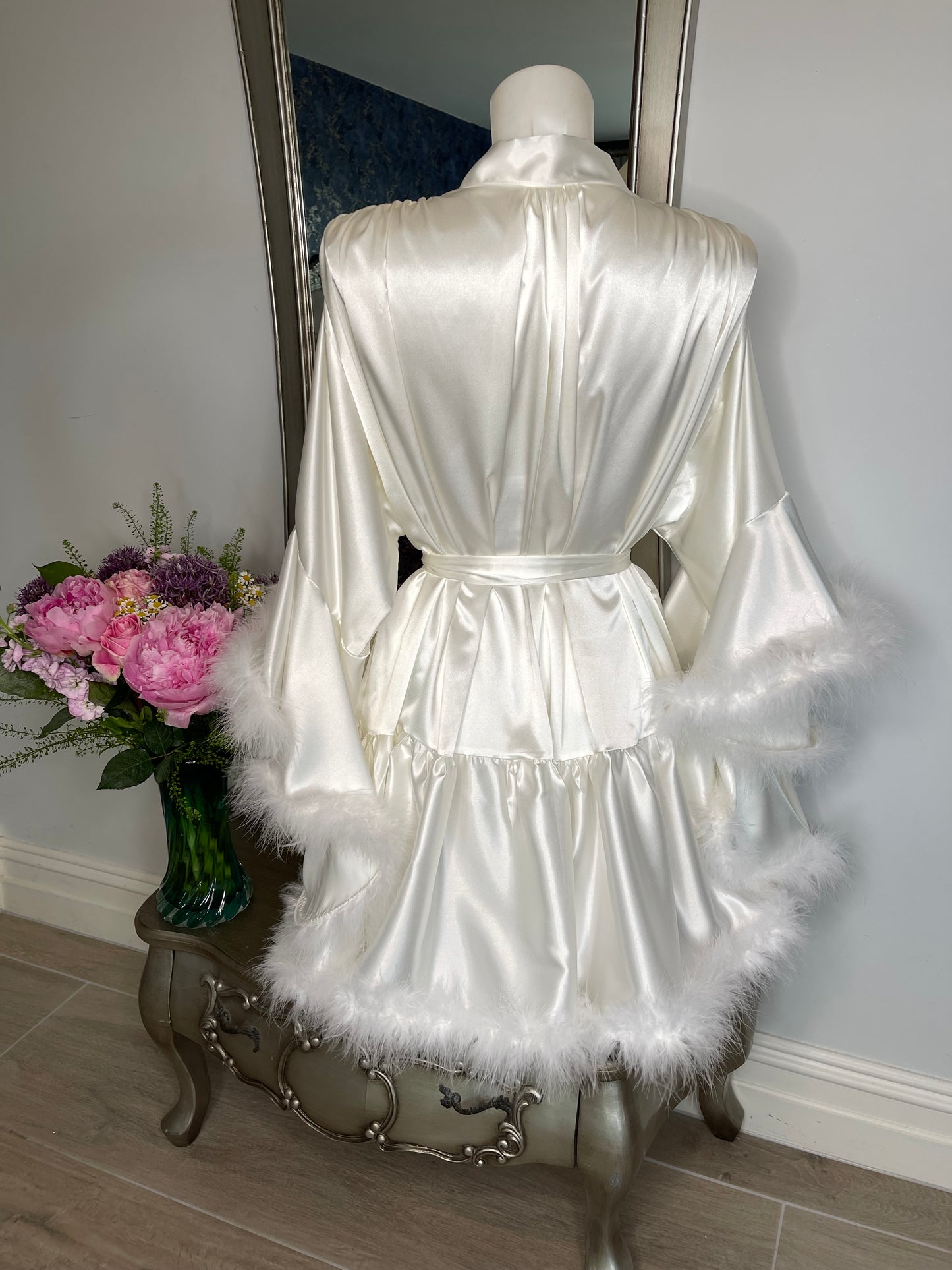 Short Ivory Bridal Pink Vintange Hollywood Inspired Feather Robe