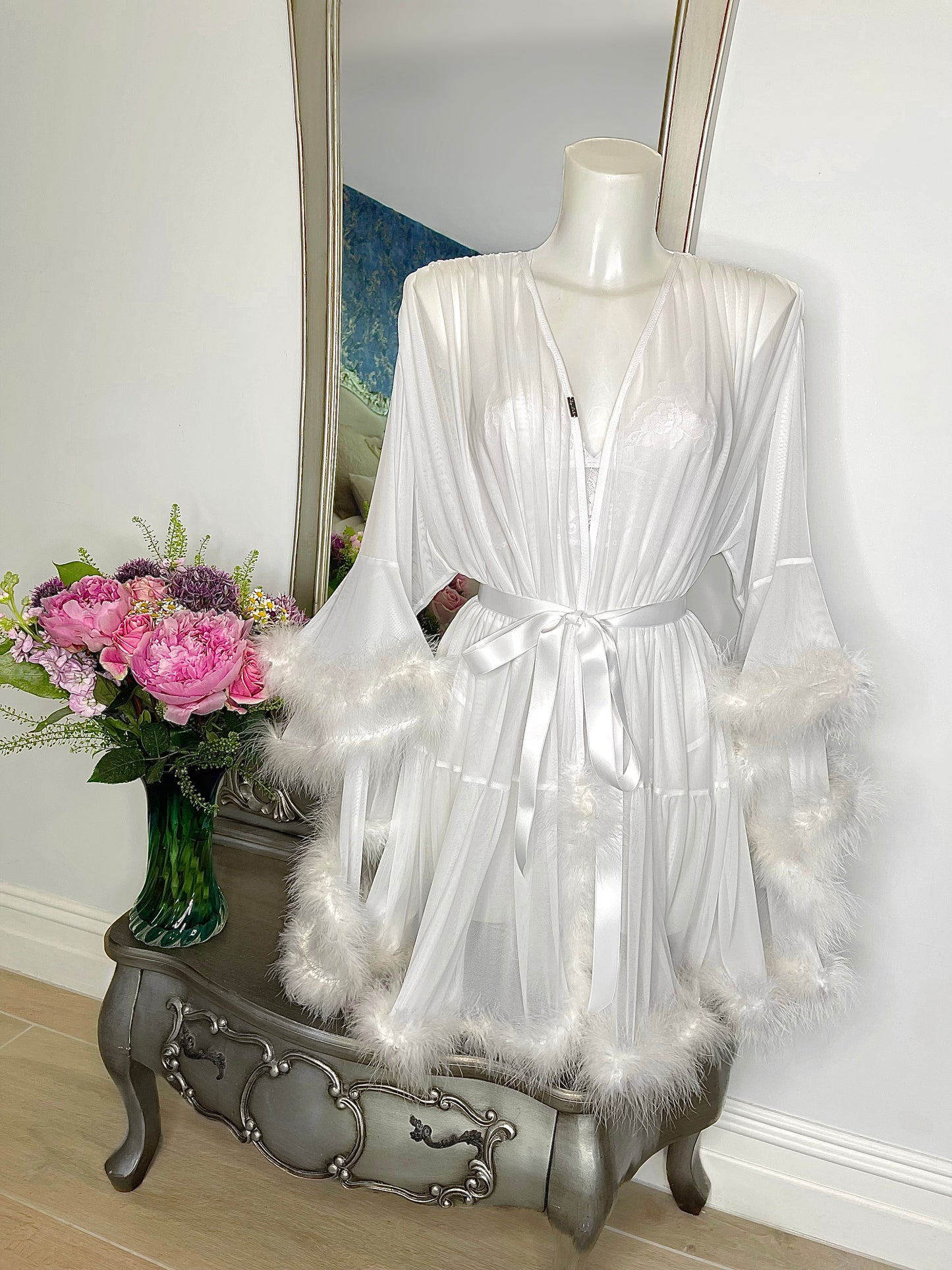 Short White Mesh Bridal Vintage Hollywood Inspired Feather Robe