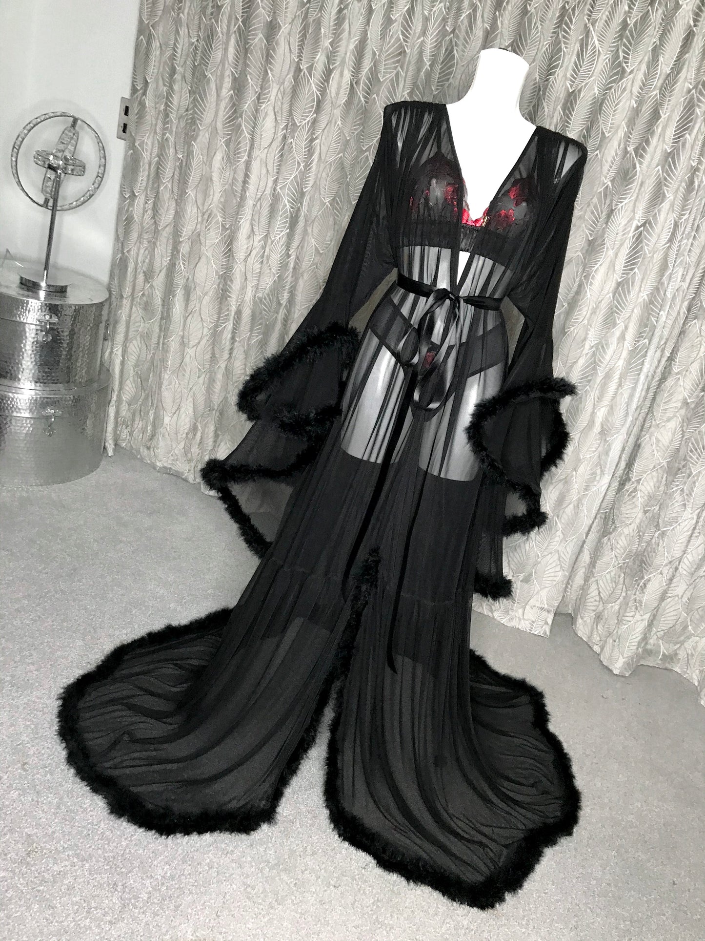 Black Hollywood vintage style robe