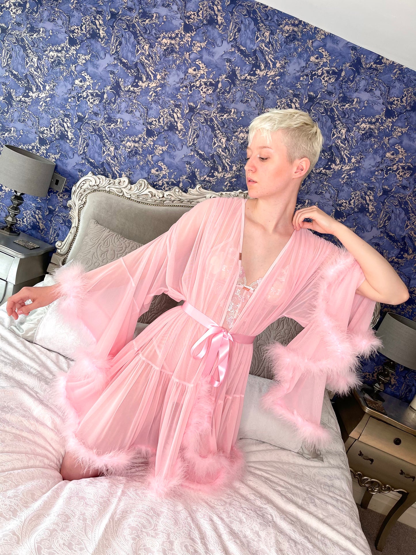 Pink short Hollywood vintage style robe