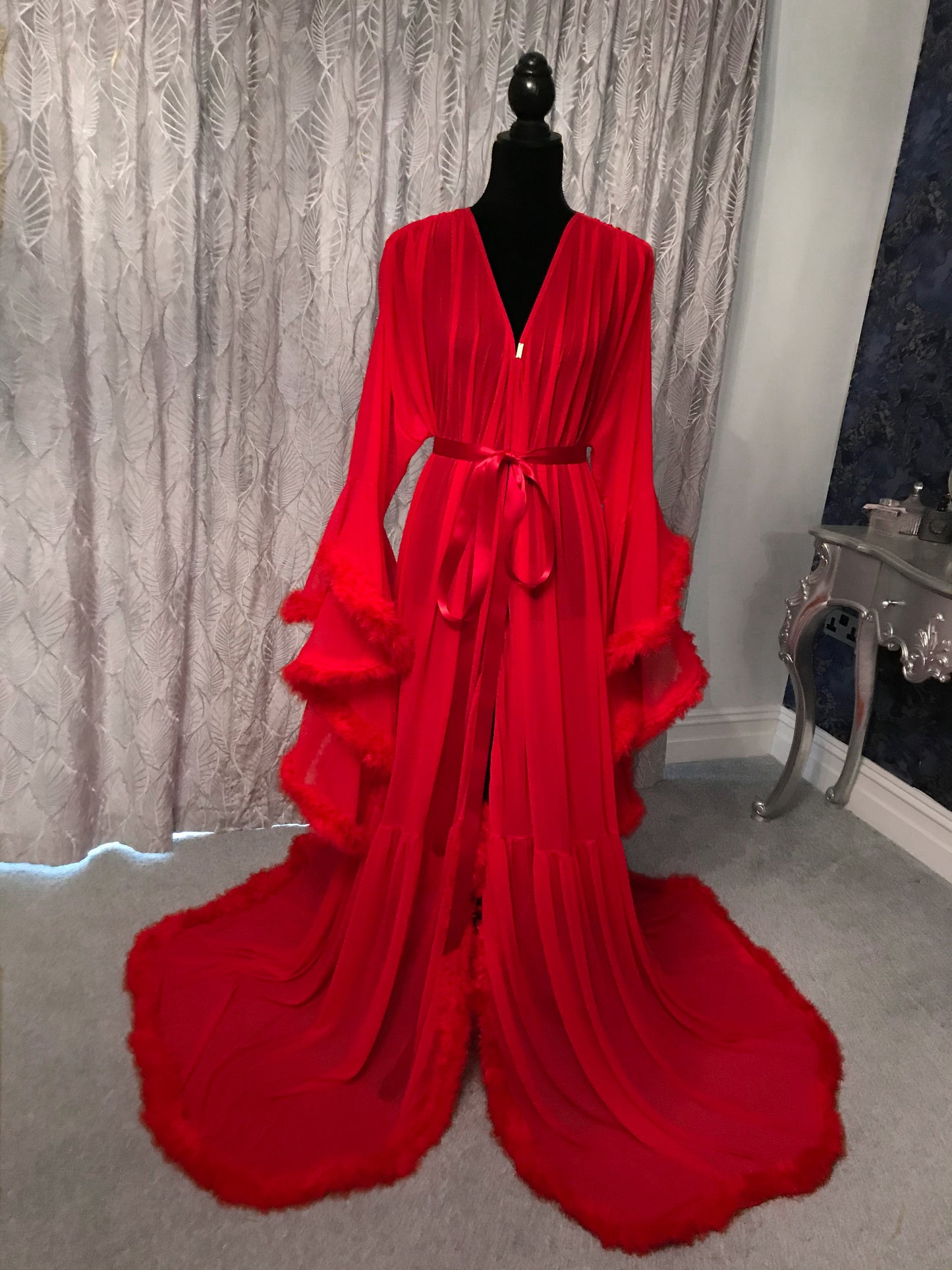 Red Hollywood vintage style robe